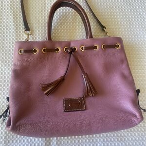 Dooney and Bourke handbag - New w/o tags
BEAUTIFUL!
